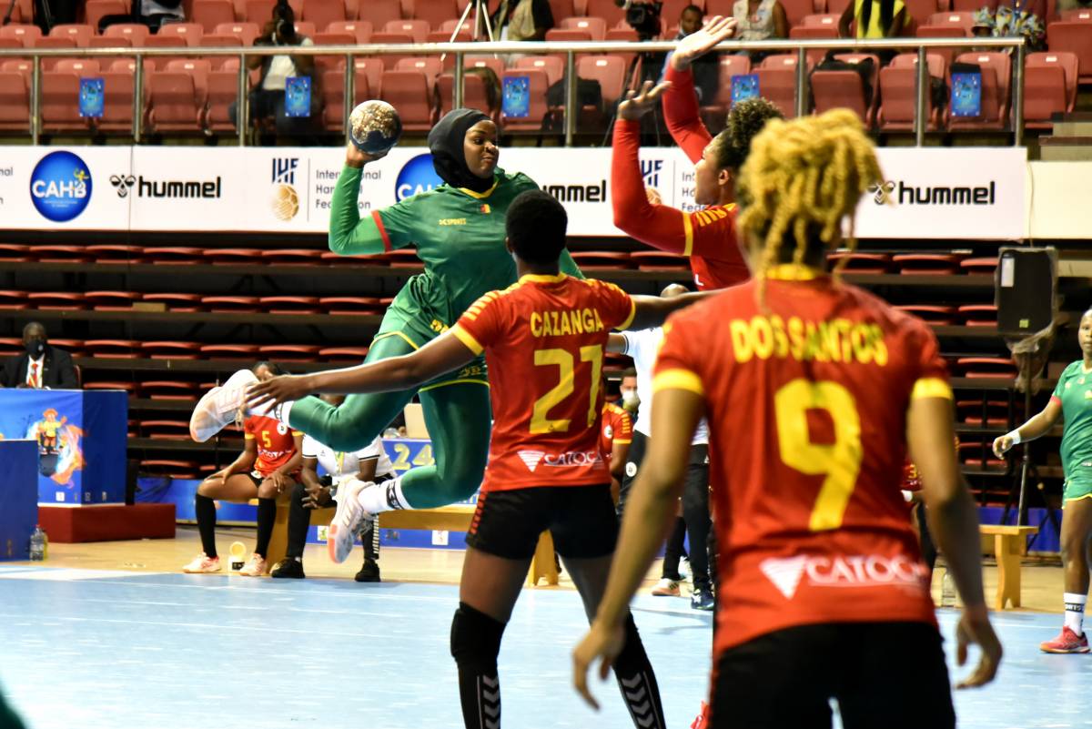 Черногория (ж) - Ангола (ж): Прогноз и ставка на женский гандбольный матч ОИ-2020